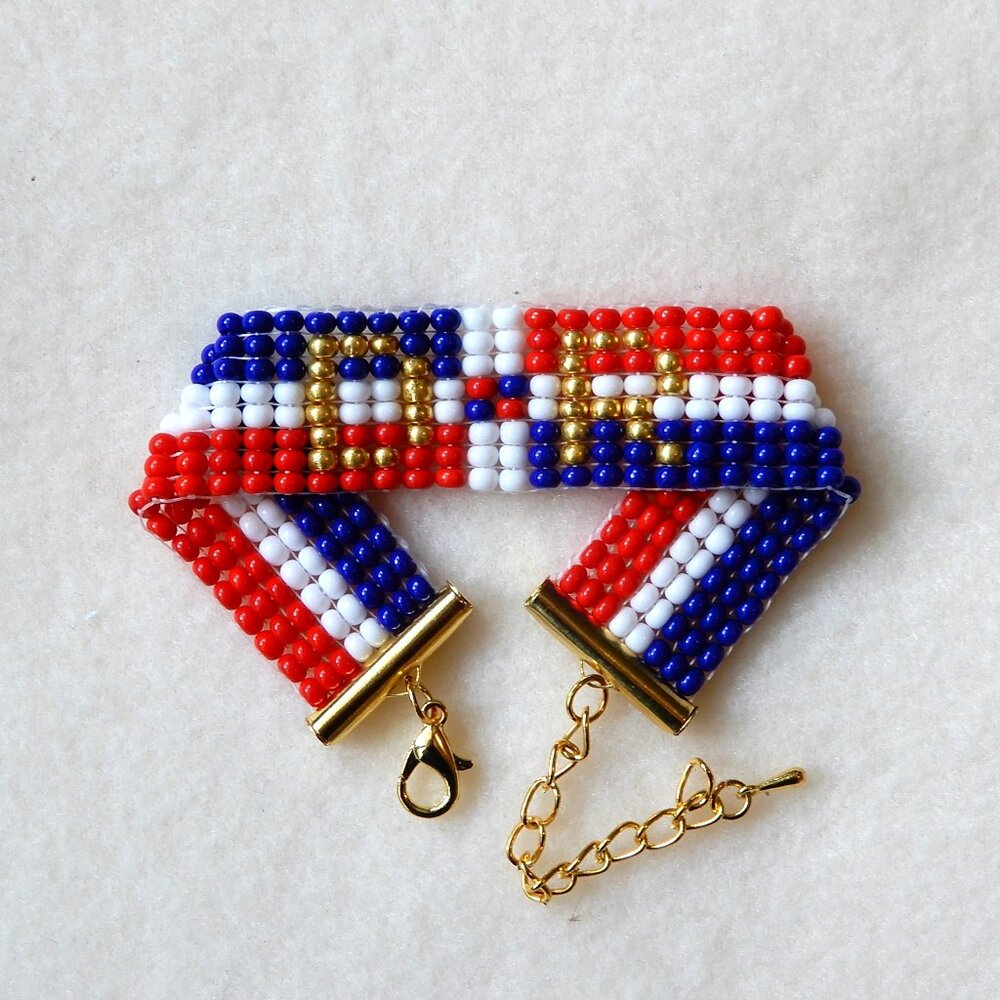 Dominican Republic DR flag bead bracelet, handmade, 30% to charity, adjustable